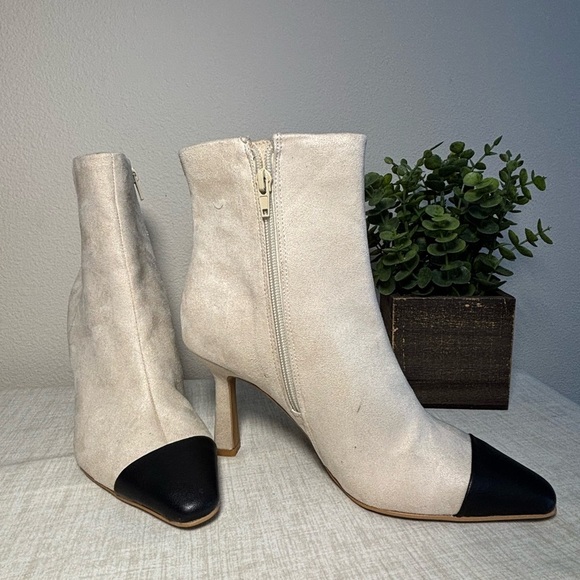 Express Cream Heeled Boots with Black Toe - Picture 3 of 7